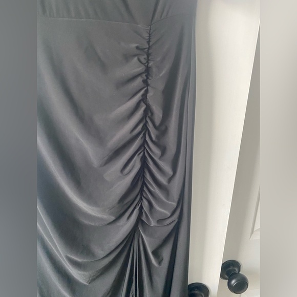 Windsor Black One Shoulder Formal Dress. Size 6 - Picture 2 of 6